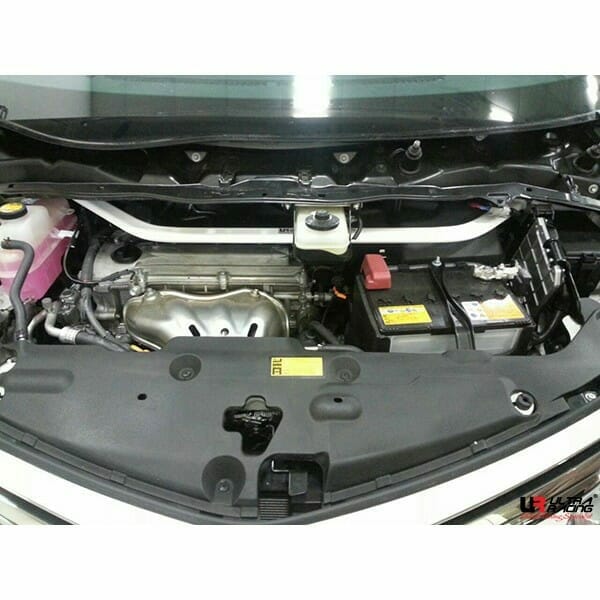 Barra de Torretas Delantera Superior Ultra Racing Toyota Previa (XR50)