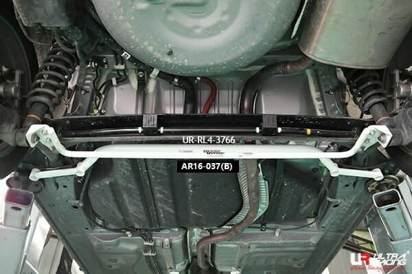 Barra Inferior Trasera Ultra Racing (3766) para Toyota Sienta (XP170) 1.5/1.8 2WD 15+