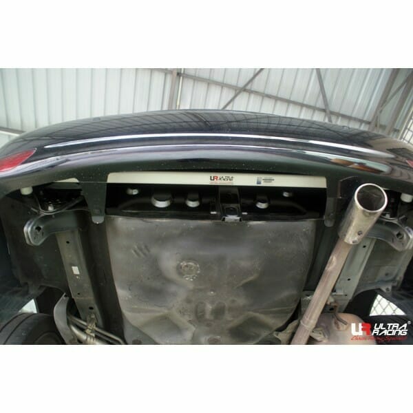 Barra de Torsión Trasera Ultra Racing (412) para Toyota Vios (XP90) 1.5 2WD 07-13