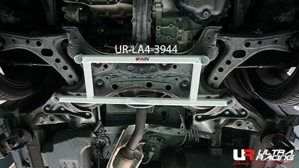 Refuerzo Inferior Delantero Ultra Racing (3944) Para Toyota Noah (R80) 1.8 14-21/Voxy 2.0 17-21 2WD