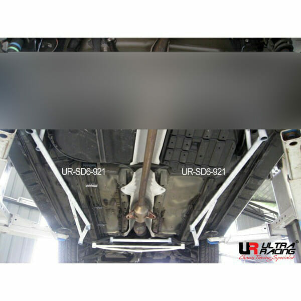 Barra de Torsión Trasera (921P) Ultra Racing para Toyota Wish (AE10) 2WD