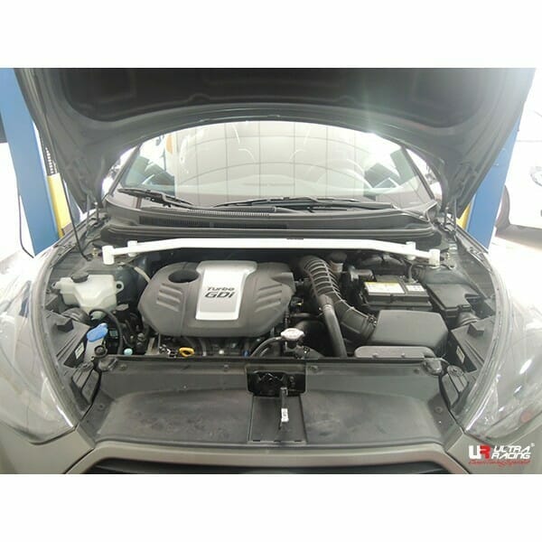 Barra de Torretas Delantera Ultra Racing para Hyundai Veloster 1.6 GDI 11+