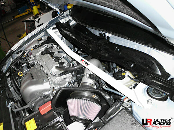 Barra de Torretas Delantera Superior Ultra Racing Scion TC 2.5 11-16 (2350)