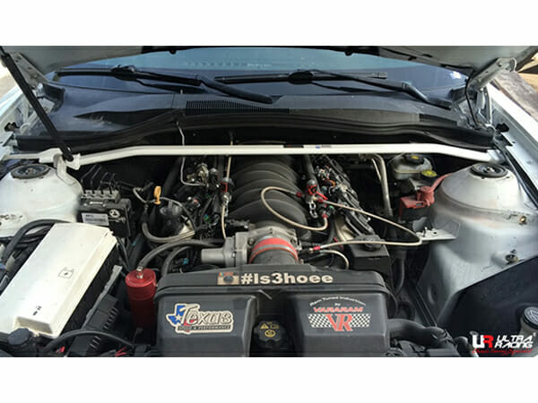Barra de Torretas Delantera Superior Ultra Racing Chevrolet Camaro (SS) 6.2 V8 2WD 10-15