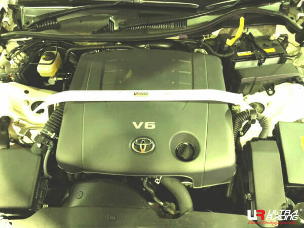 Barra de Torretas Delantera Superior Ultra Racing (3183) para Toyota MARK X (X130) 2.5 V6 2WD ABS Electrónico 09-16