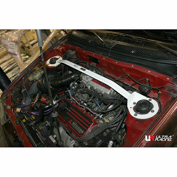 Barra de Torretas Superior Delantera Ultra Racing (3251) Hyundai Excel (X2) 1.5 2WD 89-95