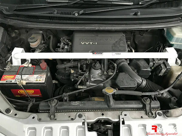 Barra de Torretas Superior Delantera Ultra Racing Toyota Avanza (F650) 1.5 2WD 11-16 (3775)