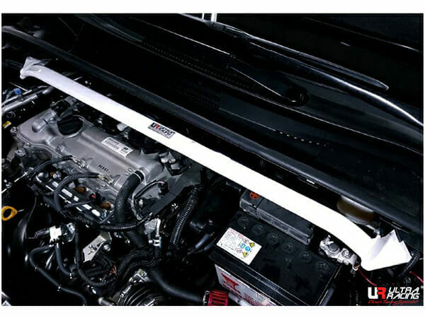 Barra de Torretas Delantera Superior Ultra Racing para Toyota Auris E210 2.0 18+