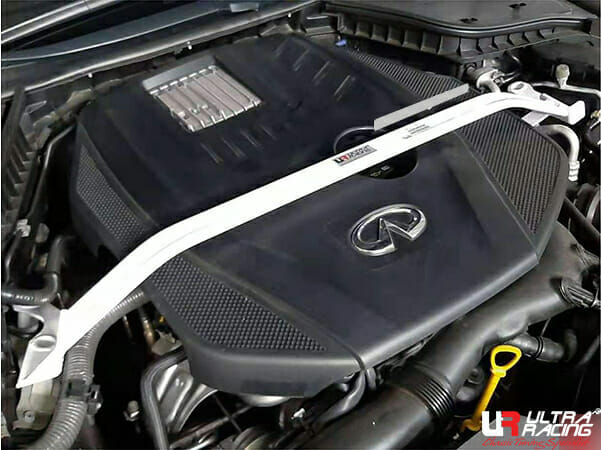 Barra de Torretas Delantera Superior Ultra Racing (3998) para Infiniti Q50 S (V37) 2.0T 2WD FL 16+
