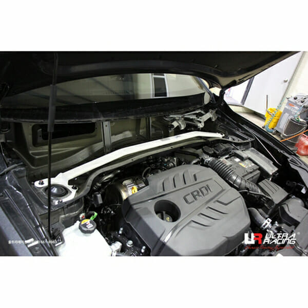 Barra de Torretas Delantera Superior Ultra Racing (4126) Hyundai Kona 1.6T 2WD 18+