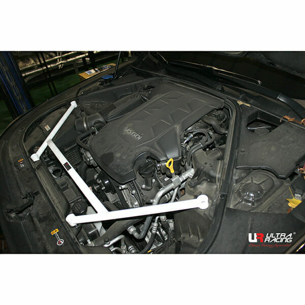 Barra de Torretas Delantera Superior (3619) Ultra Racing para Hyundai Equus (EQ900) 3.8 2WD 10-16