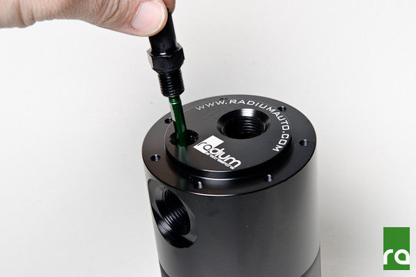 Catch Can Universal Competition Radium Engineering - Imagen 2