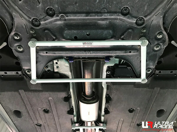 Barra Refuerzo Inferior Delantera Ultra Racing (4163) Para Volvo XC40 2.0T 4WD 18+