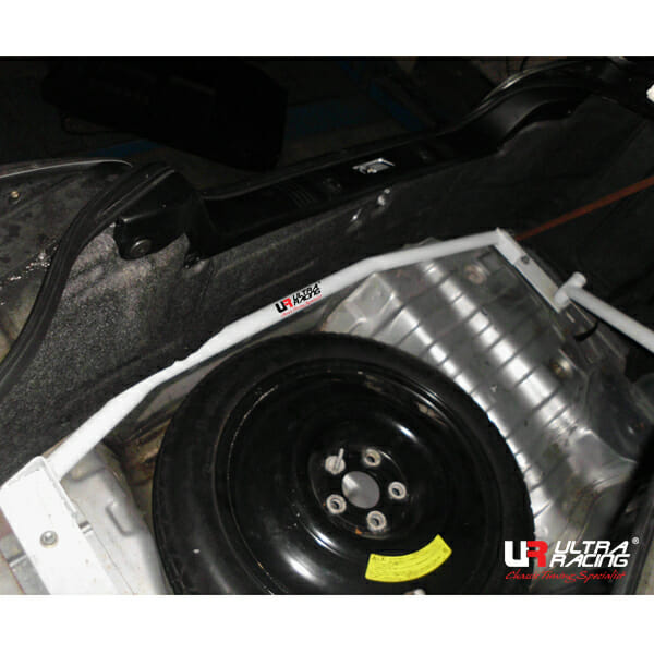 Barra de Torretas Trasera Superior Ultra Racing (3457) Nissan Skyline (GTR 34) 2.6TT 4WD 99-02