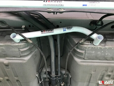 Barra Inferior Trasera Ultra Racing (996) para Honda City (GM2) 1.5 2WD 08-14