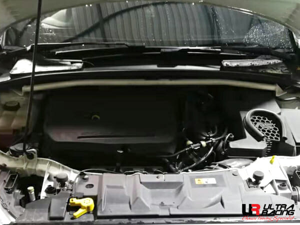 Barra de Torretas Superior Delantera Ultra Racing (3446) Ford Focus (MK3.5) 1.5-ECOBOOST 2WD 14-18