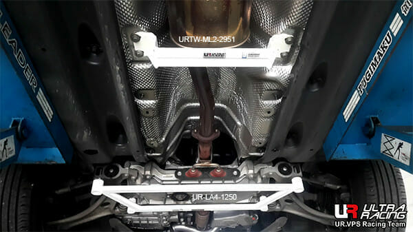 Refuerzo Inferior Central Ultra Racing (2951) para Volkswagen Sharan (TYP 7N) 2.0 TDI 10+