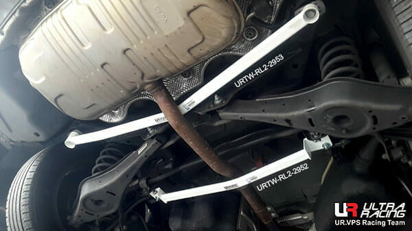Barra Inferior Trasera Ultra Racing (2952) Volkswagen Sharan (TYP 7N) 2.0 TDI 10+