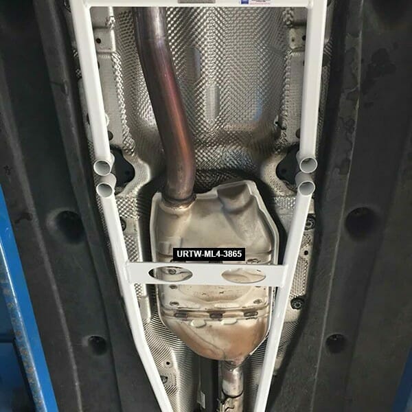 Refuerzo Inferior Central Ultra Racing (3865) Volkswagen Tiguan (AD/BW) 1.4 TSI/2.0 TSI 16+