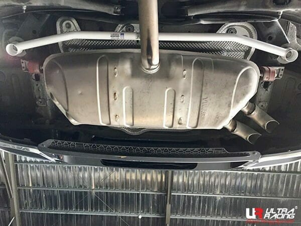 Barra Inferior Trasera Ultra Racing (3867) para Volkswagen Tiguan 1.4 TSI 16+/2.0 TSI 16+